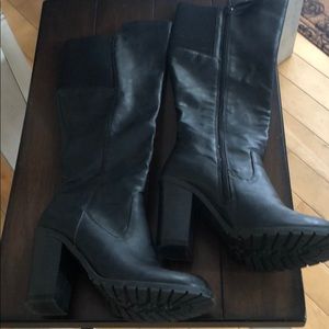 Women’s Knee High Black Leather 3 1/2 Inch Boots